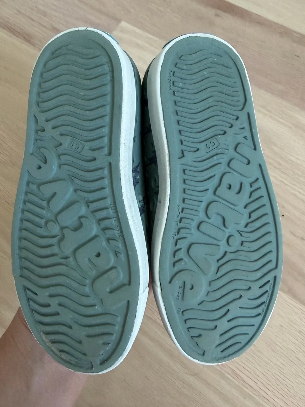 Native Shoes size 9c